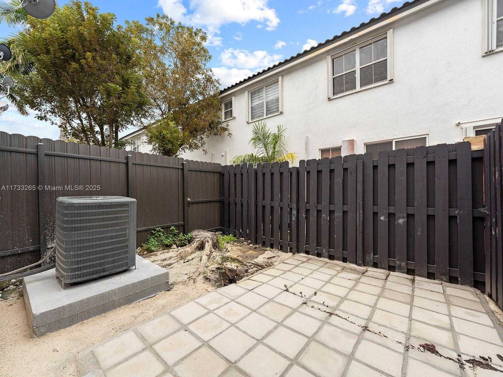 Small Image of 5460 NORTH WEST 107 AV #110, Doral Number 16