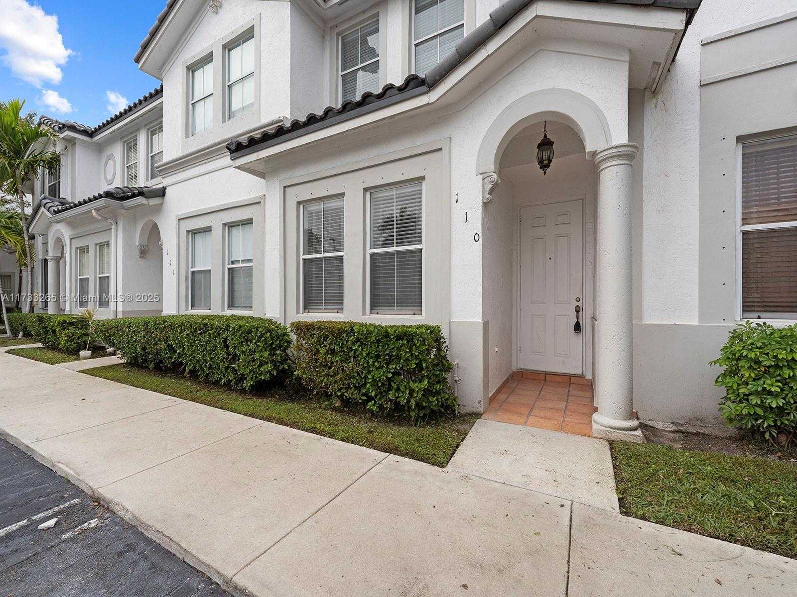 Small Image of 5460 NORTH WEST 107 AV #110, Doral Number 3