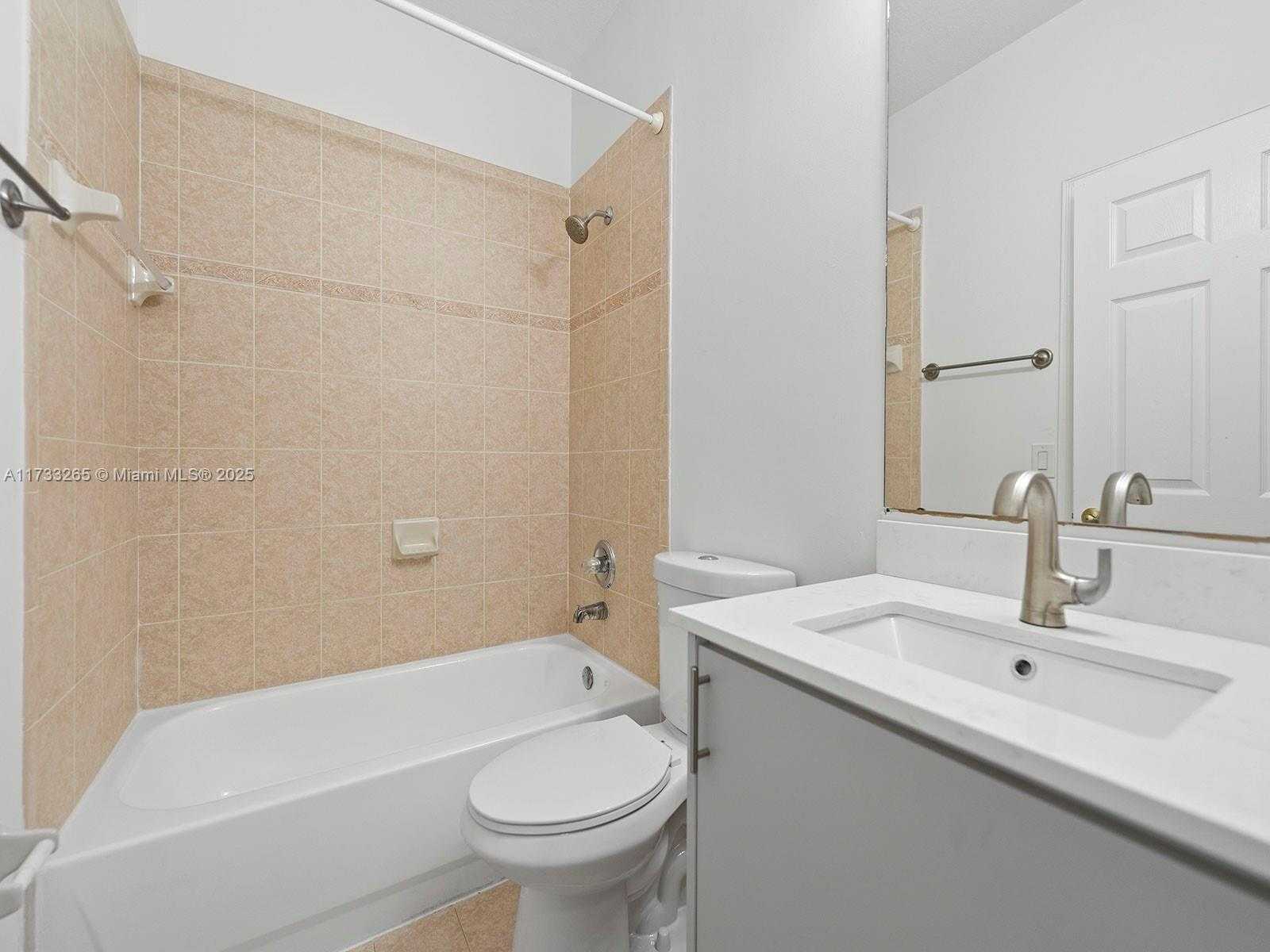 Small Image of 5460 NORTH WEST 107 AV #110, Doral Number 8