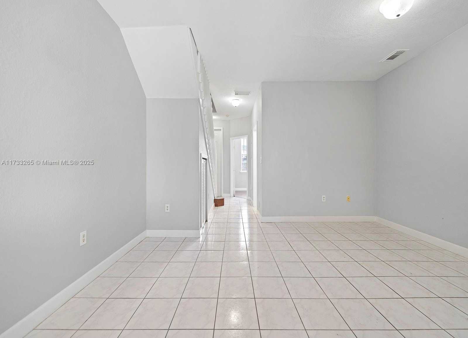 Small Image of 5460 NORTH WEST 107 AV #110, Doral Number 9