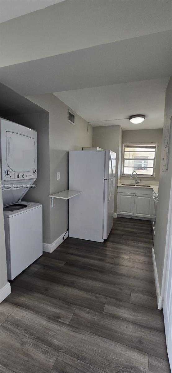 Small Image of 8870 FONTAINEBLEAU BLVD #502, Miami Number 18