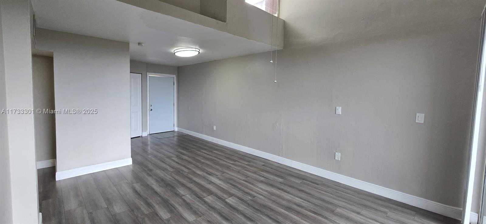 Small Image of 8870 FONTAINEBLEAU BLVD #502, Miami Number 3