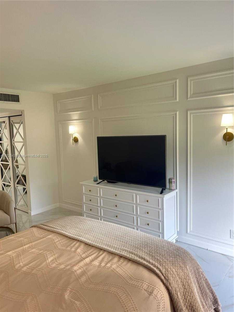 Small Image of 3101 NORTH COUNTRY CLUB DR #406, Aventura Number 11