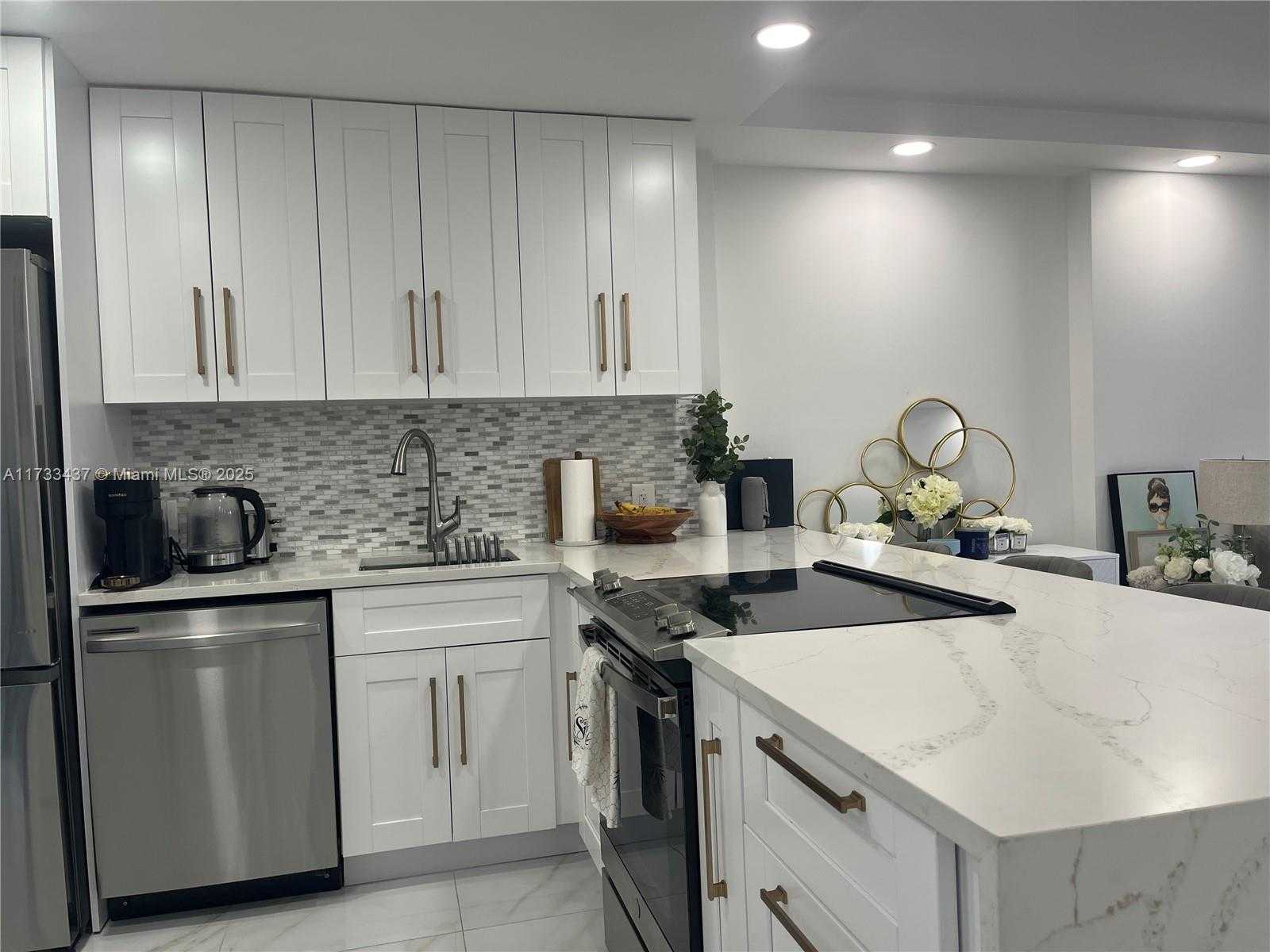Small Image of 3101 NORTH COUNTRY CLUB DR #406, Aventura Number 3