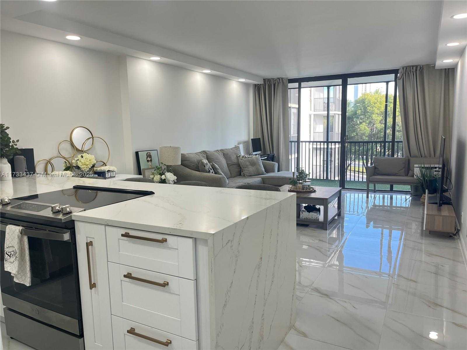 Small Image of 3101 NORTH COUNTRY CLUB DR #406, Aventura Number 4