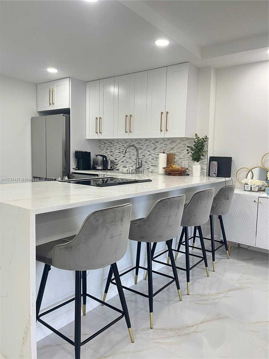 Small Image of 3101 NORTH COUNTRY CLUB DR #406, Aventura Number 5