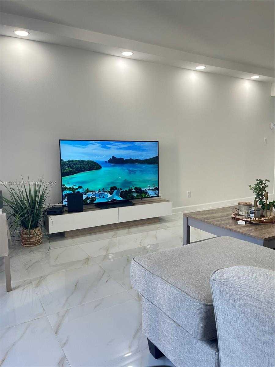 Small Image of 3101 NORTH COUNTRY CLUB DR #406, Aventura Number 6