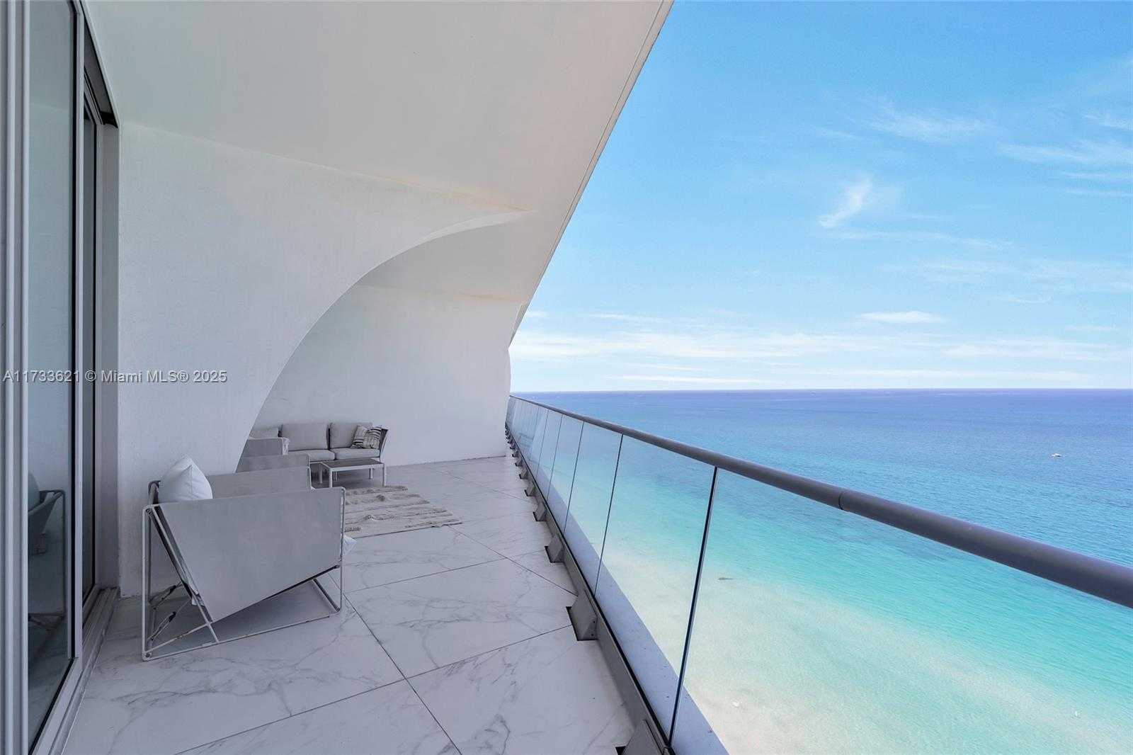 Small Image of 16901 Collins Ave, Sunny Isles Beach, FL 33160, USA Number 16