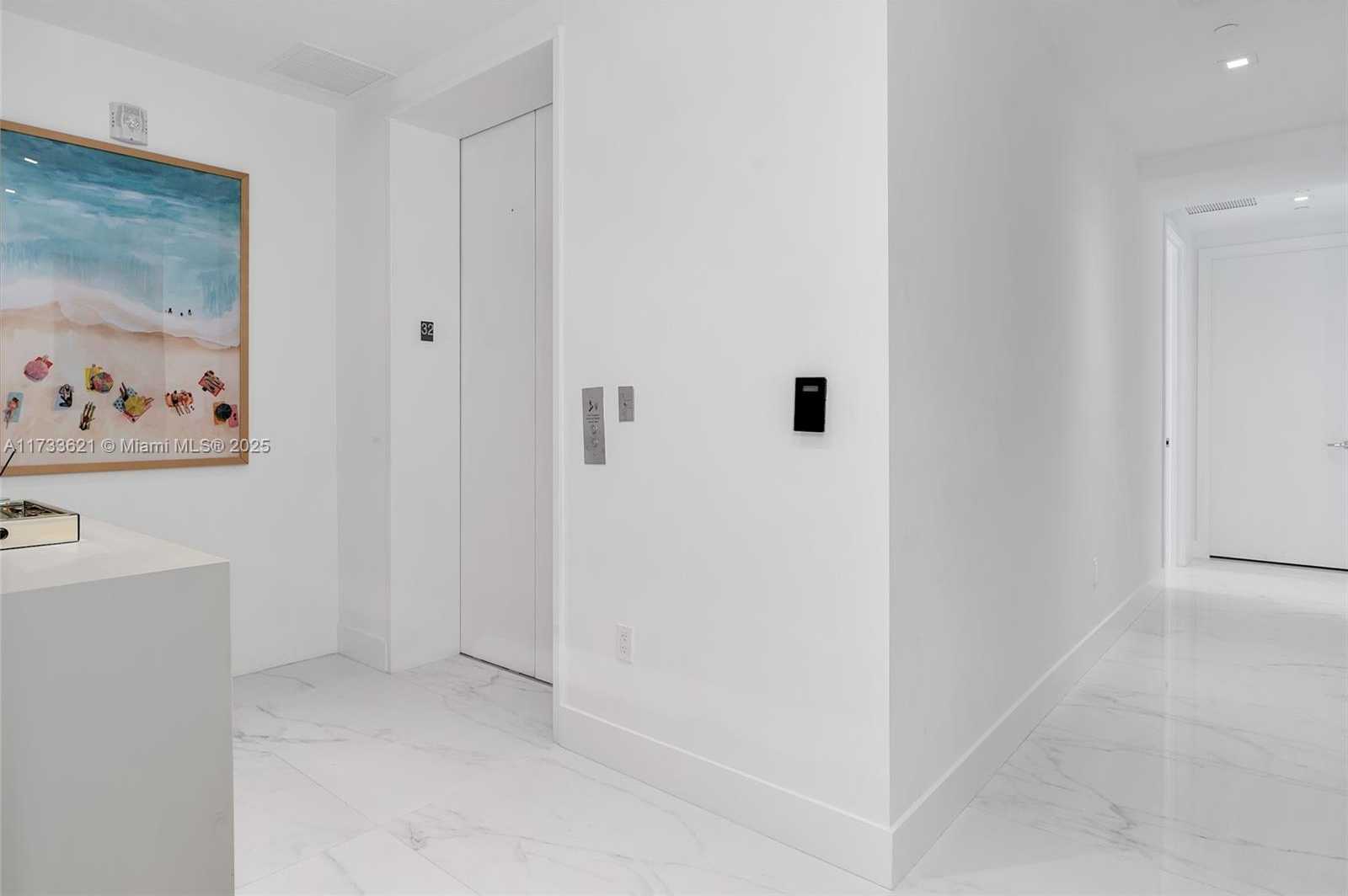 Small Image of 16901 Collins Ave, Sunny Isles Beach, FL 33160, USA Number 2