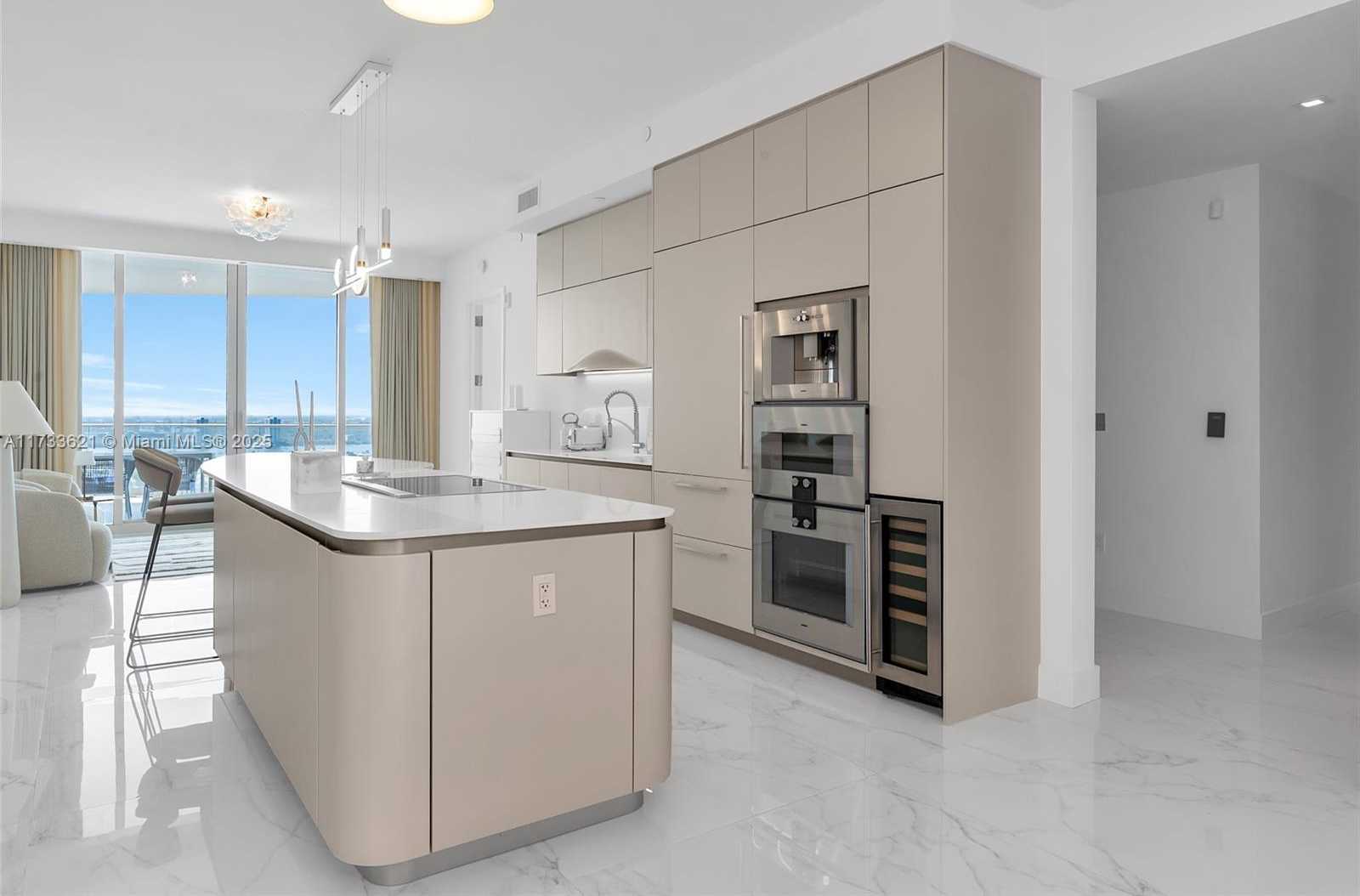 Small Image of 16901 Collins Ave, Sunny Isles Beach, FL 33160, USA Number 26