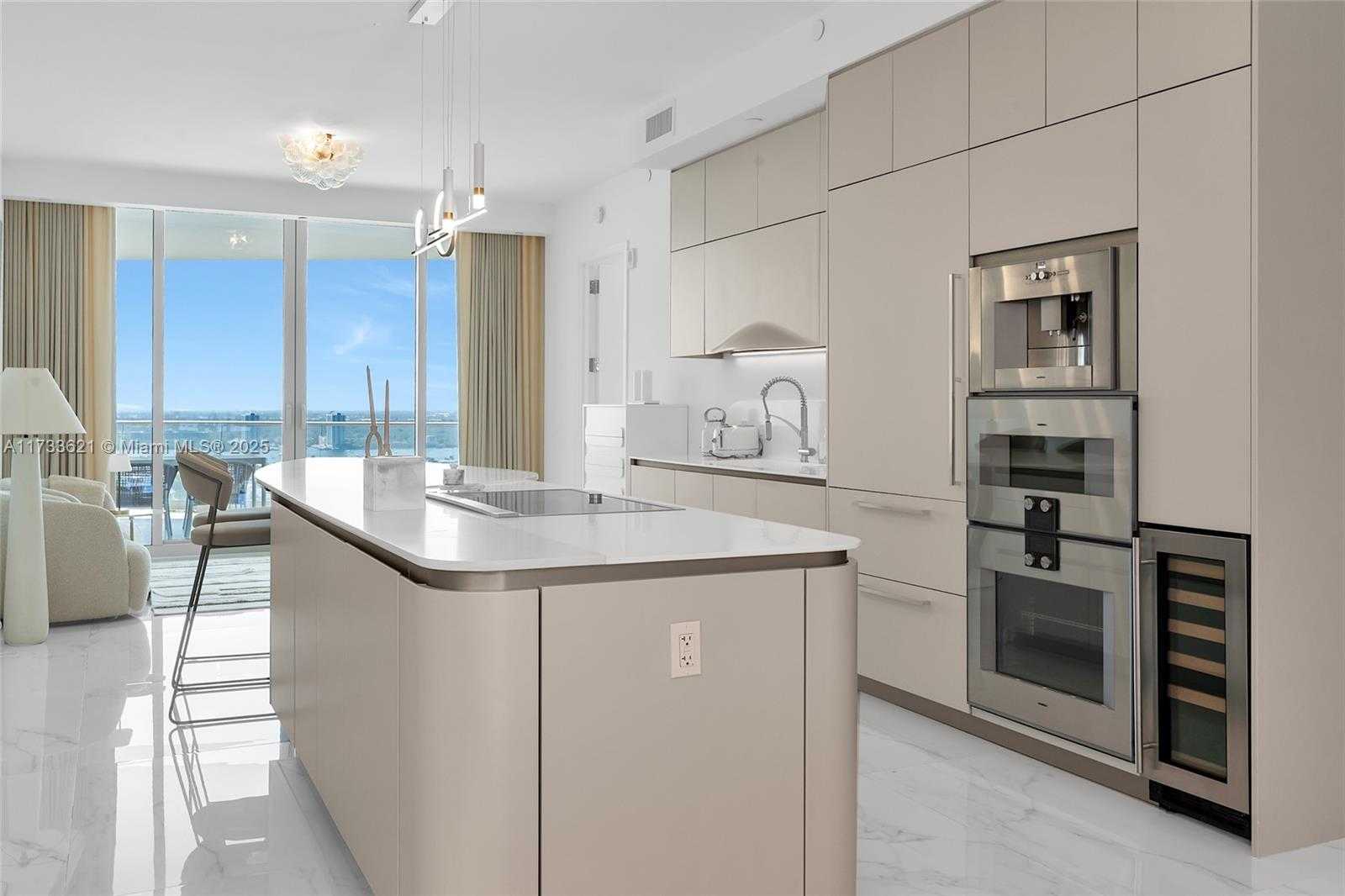Small Image of 16901 Collins Ave, Sunny Isles Beach, FL 33160, USA Number 27