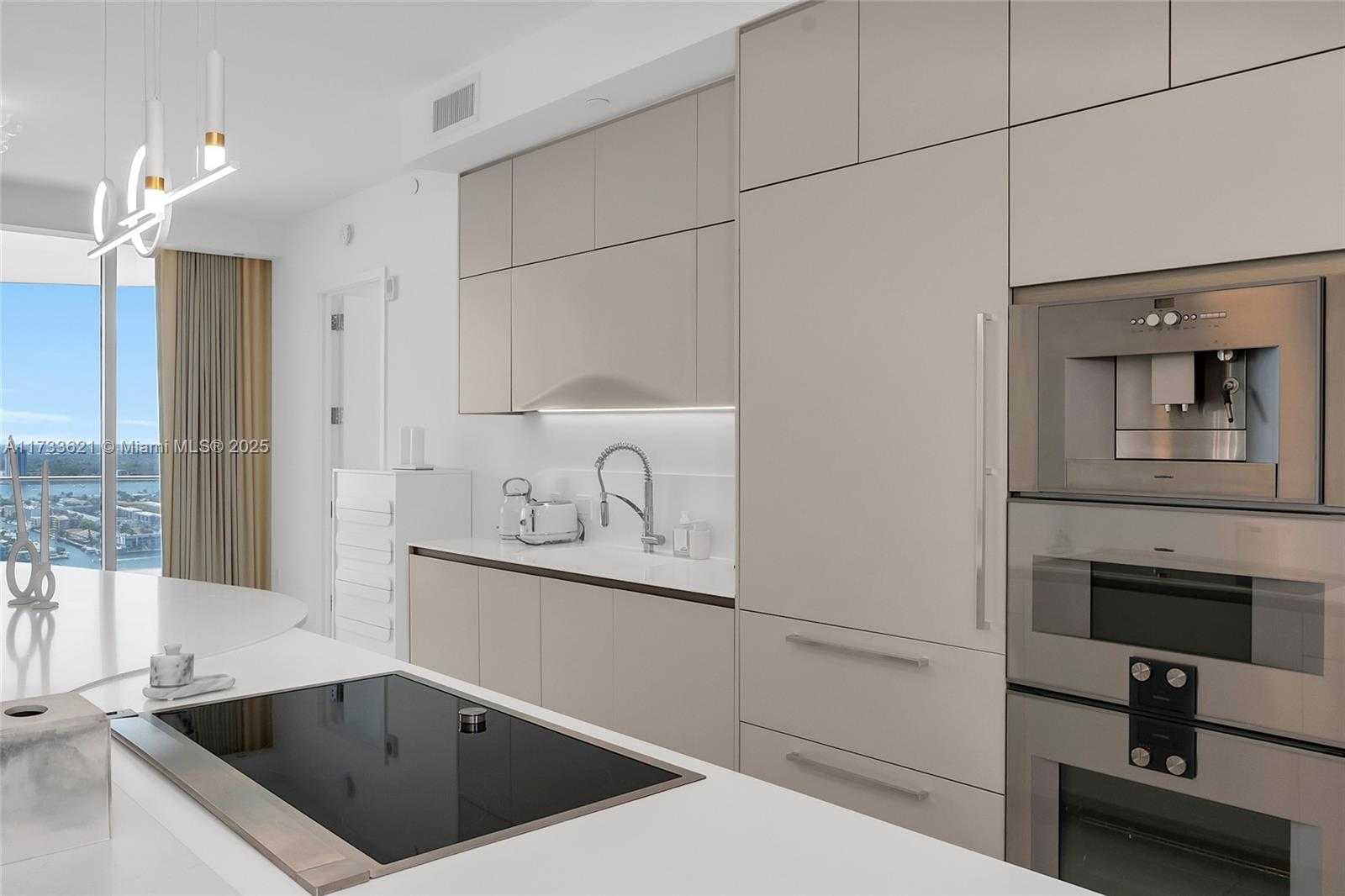 Small Image of 16901 Collins Ave, Sunny Isles Beach, FL 33160, USA Number 29