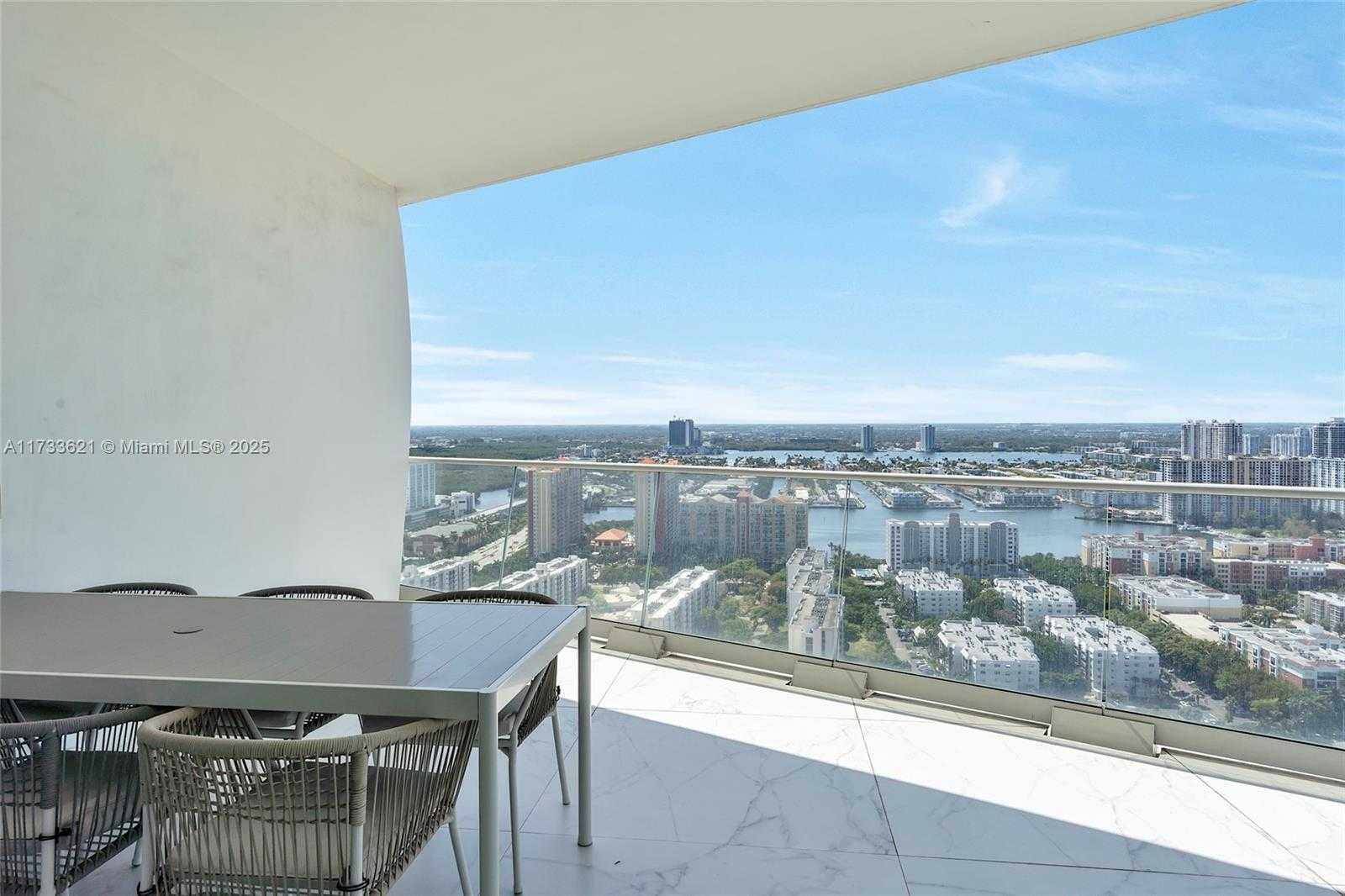 Small Image of 16901 Collins Ave, Sunny Isles Beach, FL 33160, USA Number 40