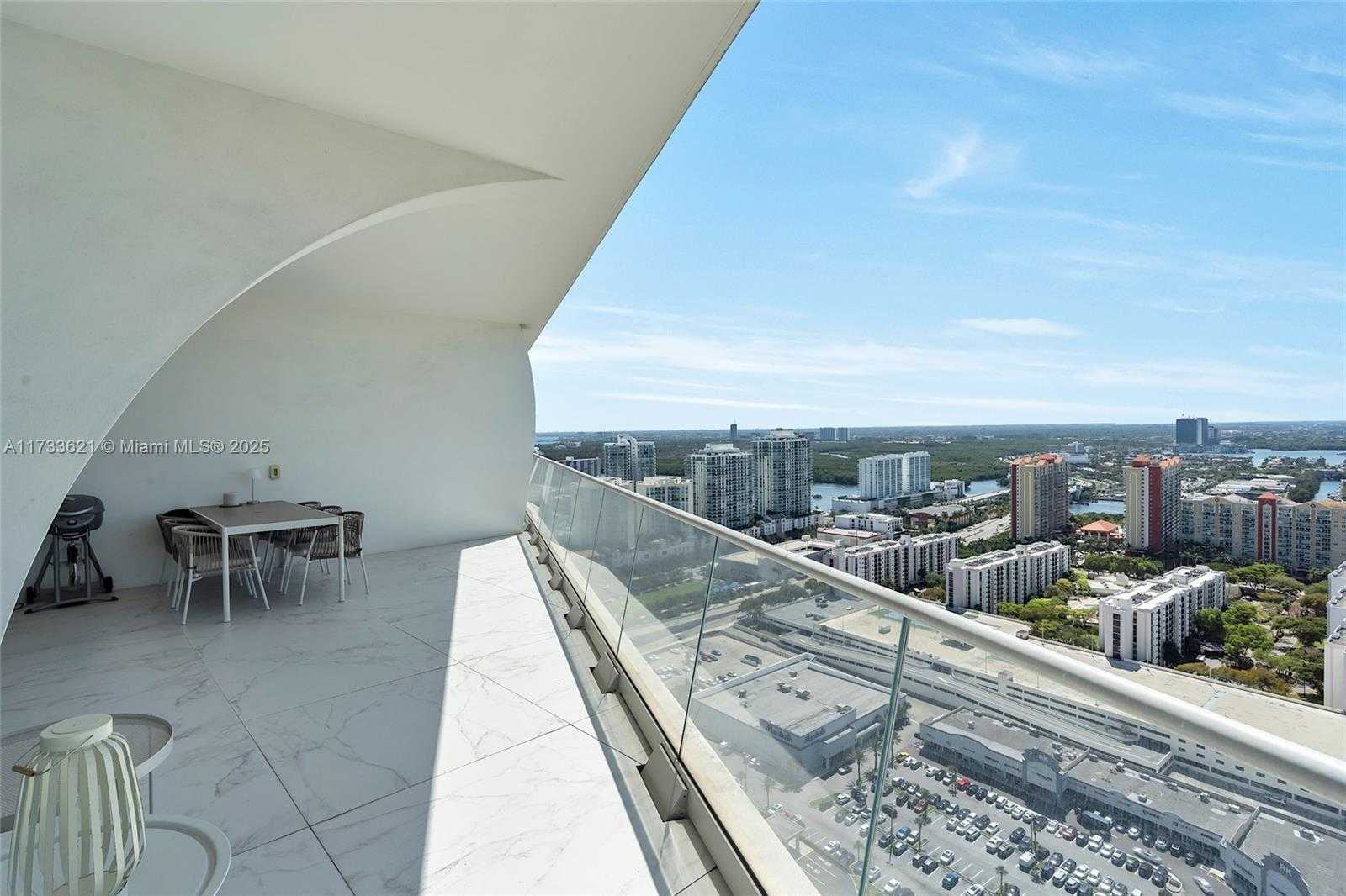 Small Image of 16901 Collins Ave, Sunny Isles Beach, FL 33160, USA Number 44