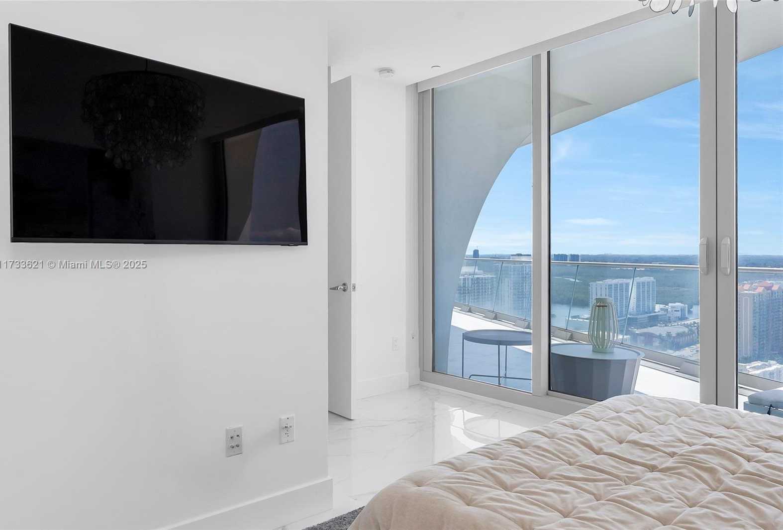 Small Image of 16901 Collins Ave, Sunny Isles Beach, FL 33160, USA Number 49