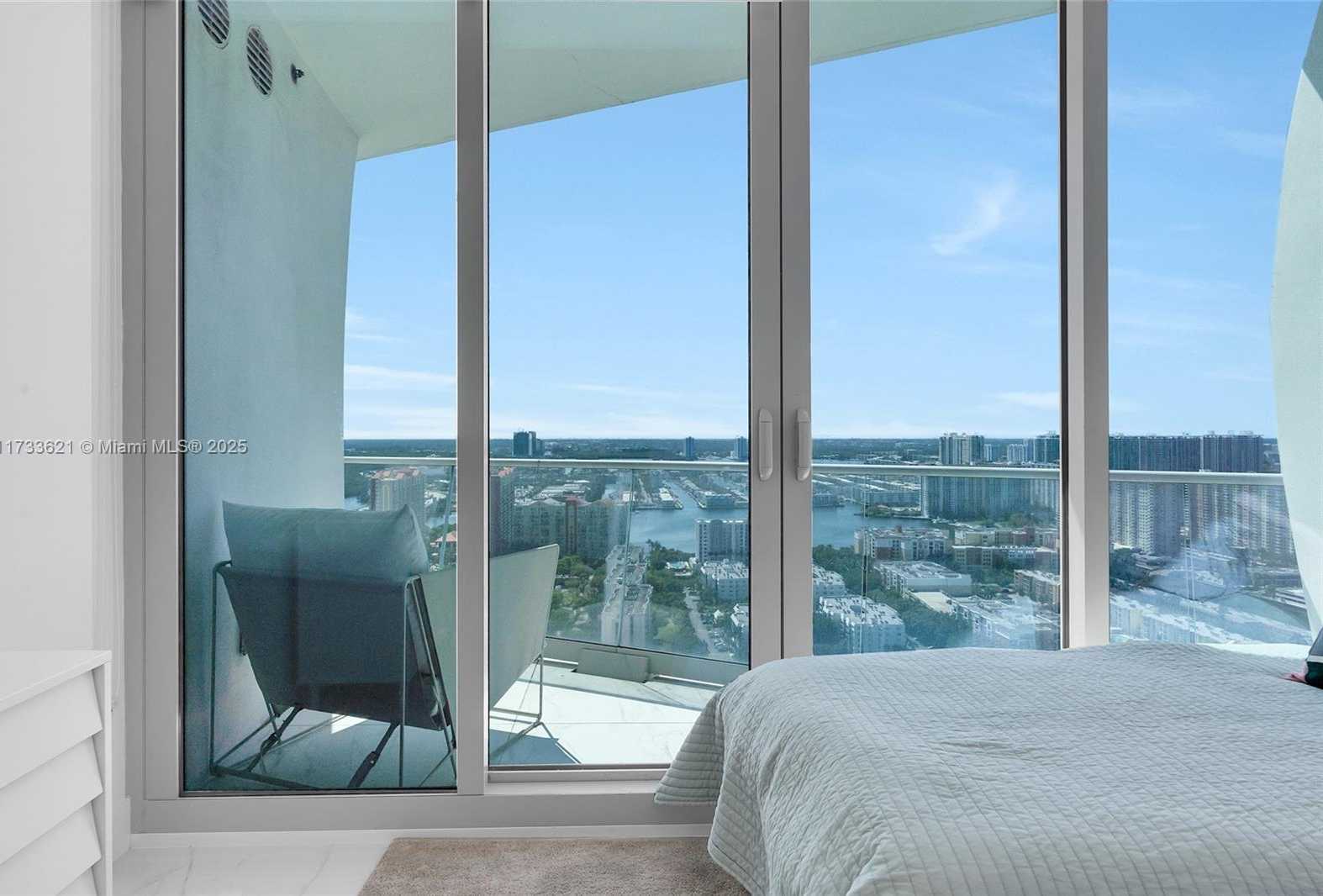 Small Image of 16901 Collins Ave, Sunny Isles Beach, FL 33160, USA Number 53