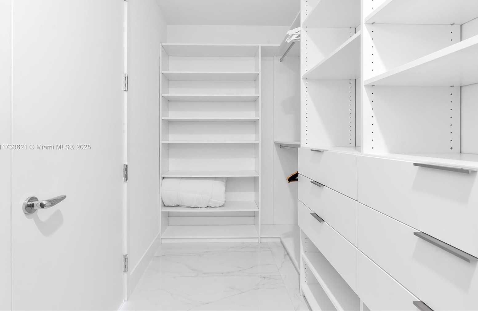 Small Image of 16901 Collins Ave, Sunny Isles Beach, FL 33160, USA Number 62
