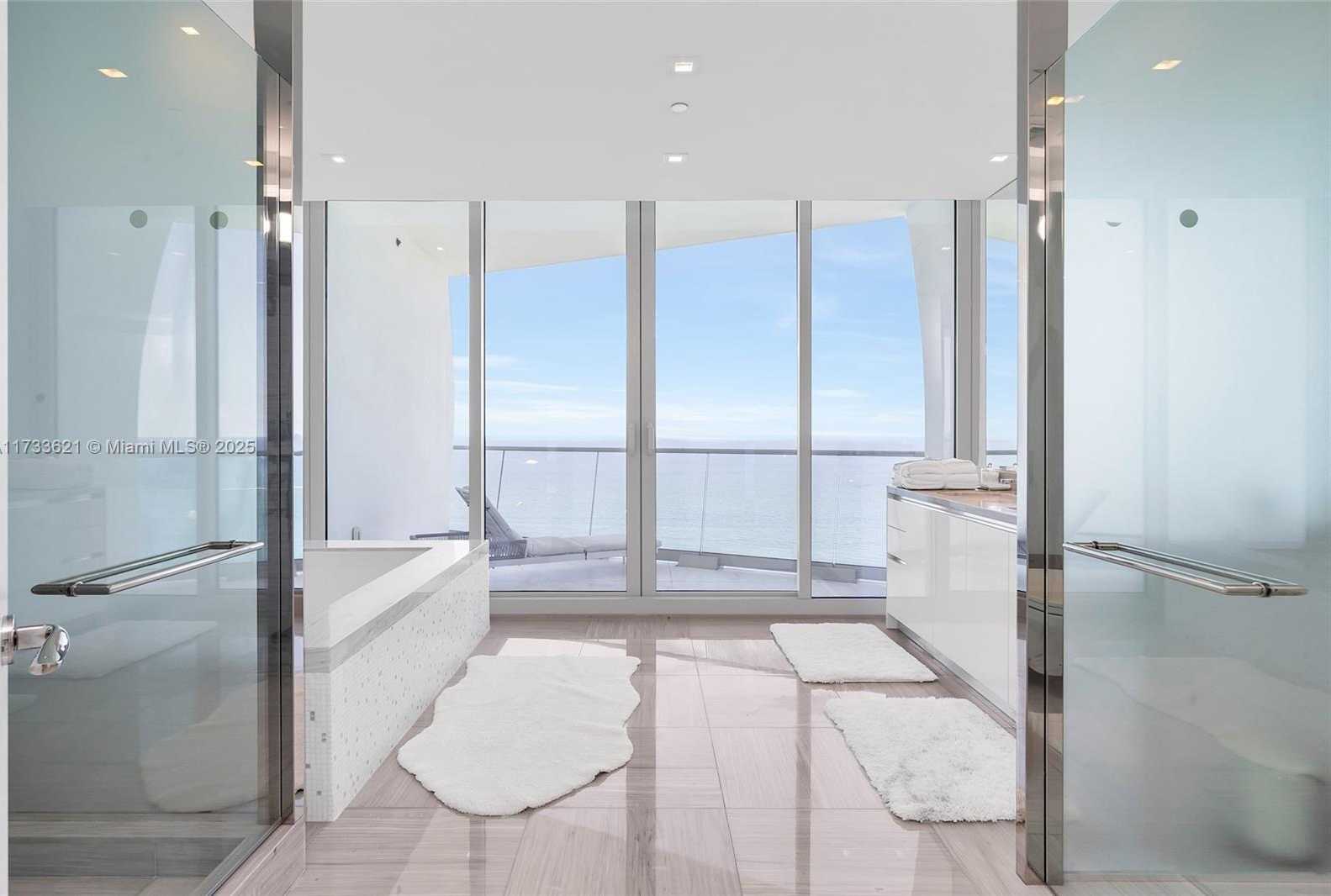 Small Image of 16901 Collins Ave, Sunny Isles Beach, FL 33160, USA Number 64