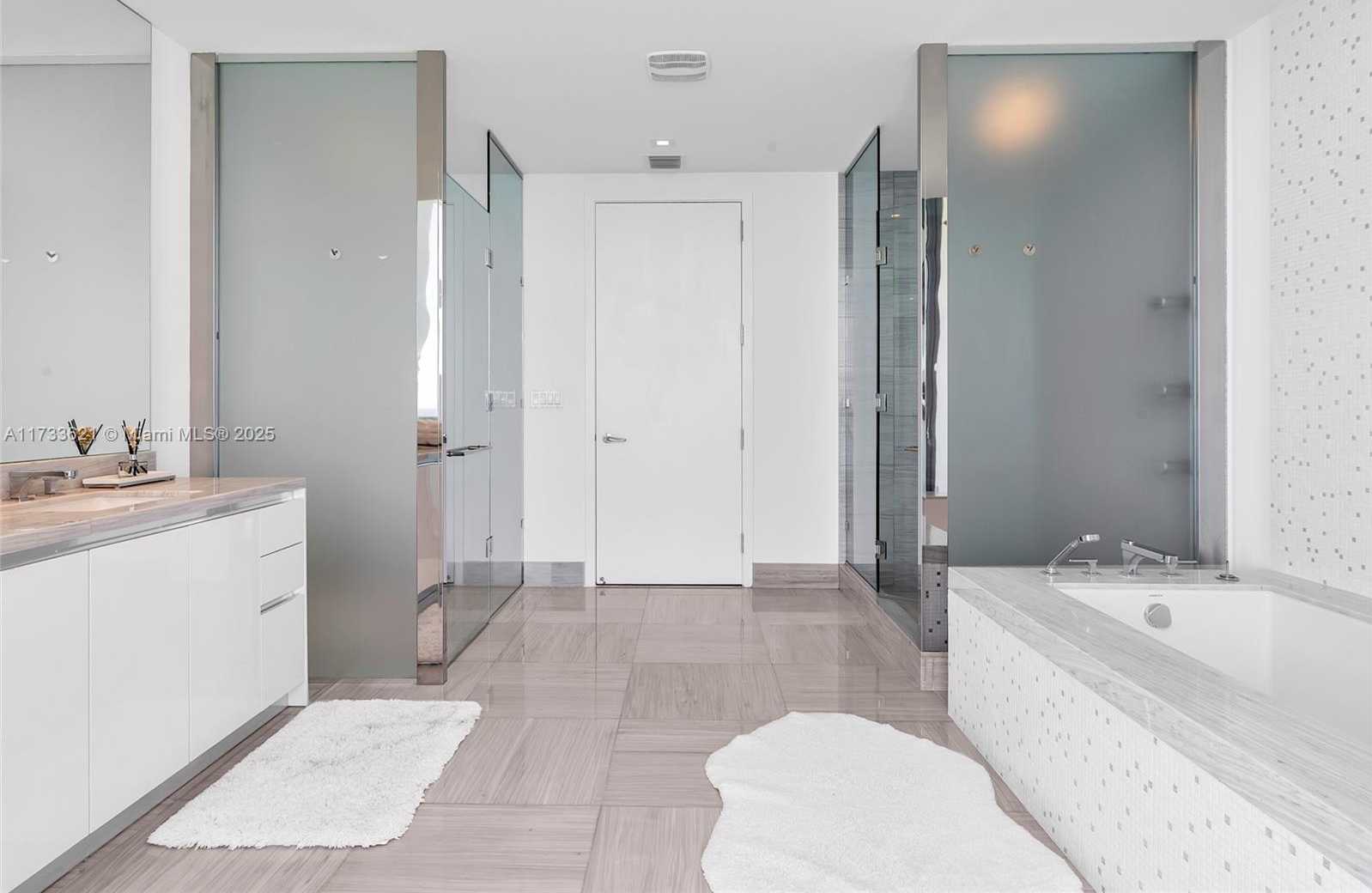 Small Image of 16901 Collins Ave, Sunny Isles Beach, FL 33160, USA Number 66