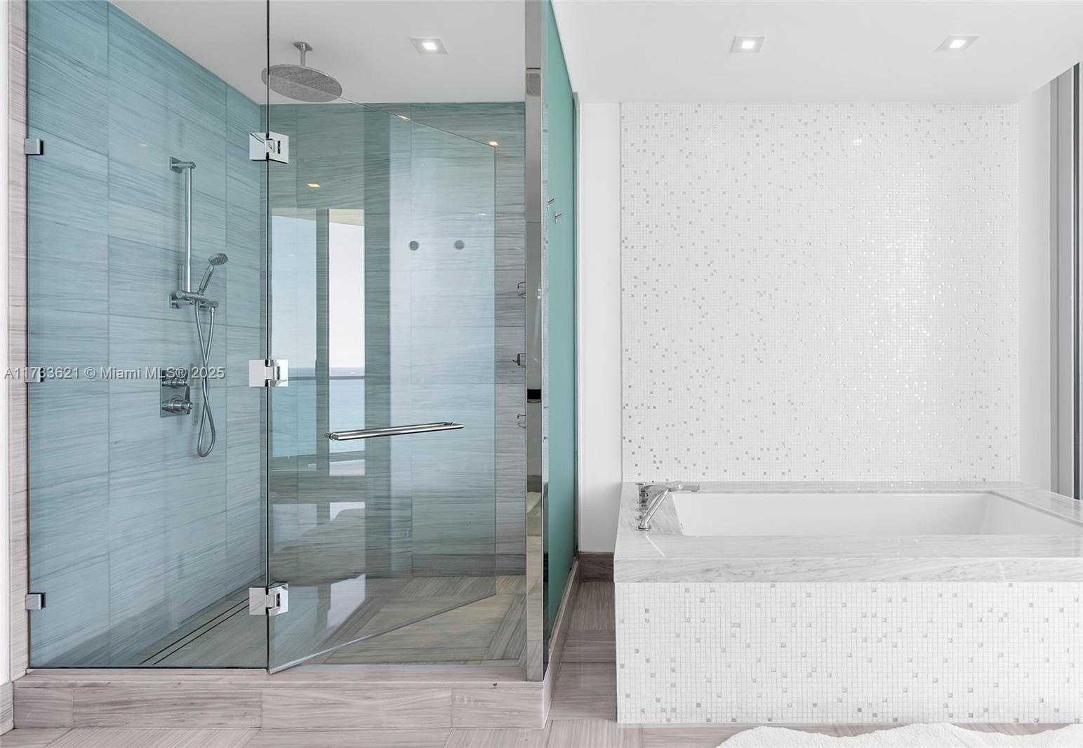 Small Image of 16901 Collins Ave, Sunny Isles Beach, FL 33160, USA Number 67