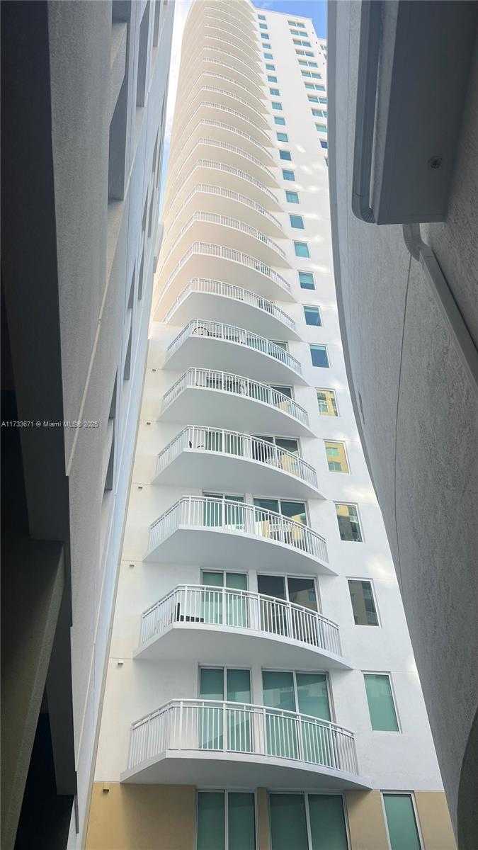 Small Image of 1745 EAST HALLANDALE BEACH BLVD #1807W, Hallandale Beach Number 23
