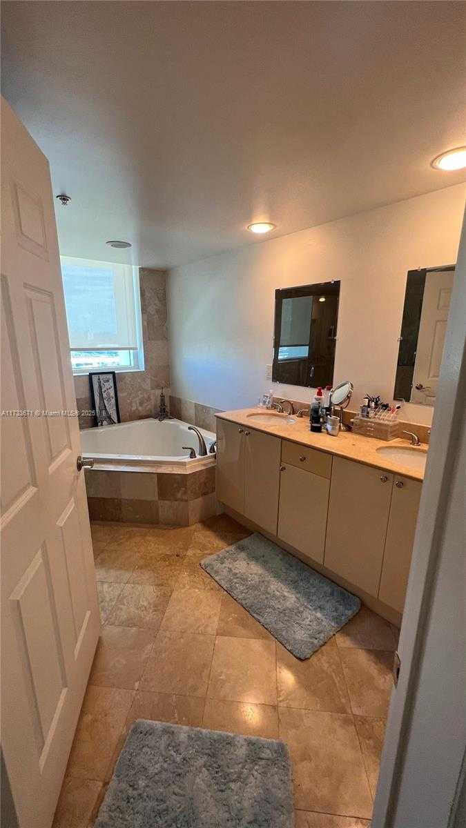 Small Image of 1745 EAST HALLANDALE BEACH BLVD #1807W, Hallandale Beach Number 7