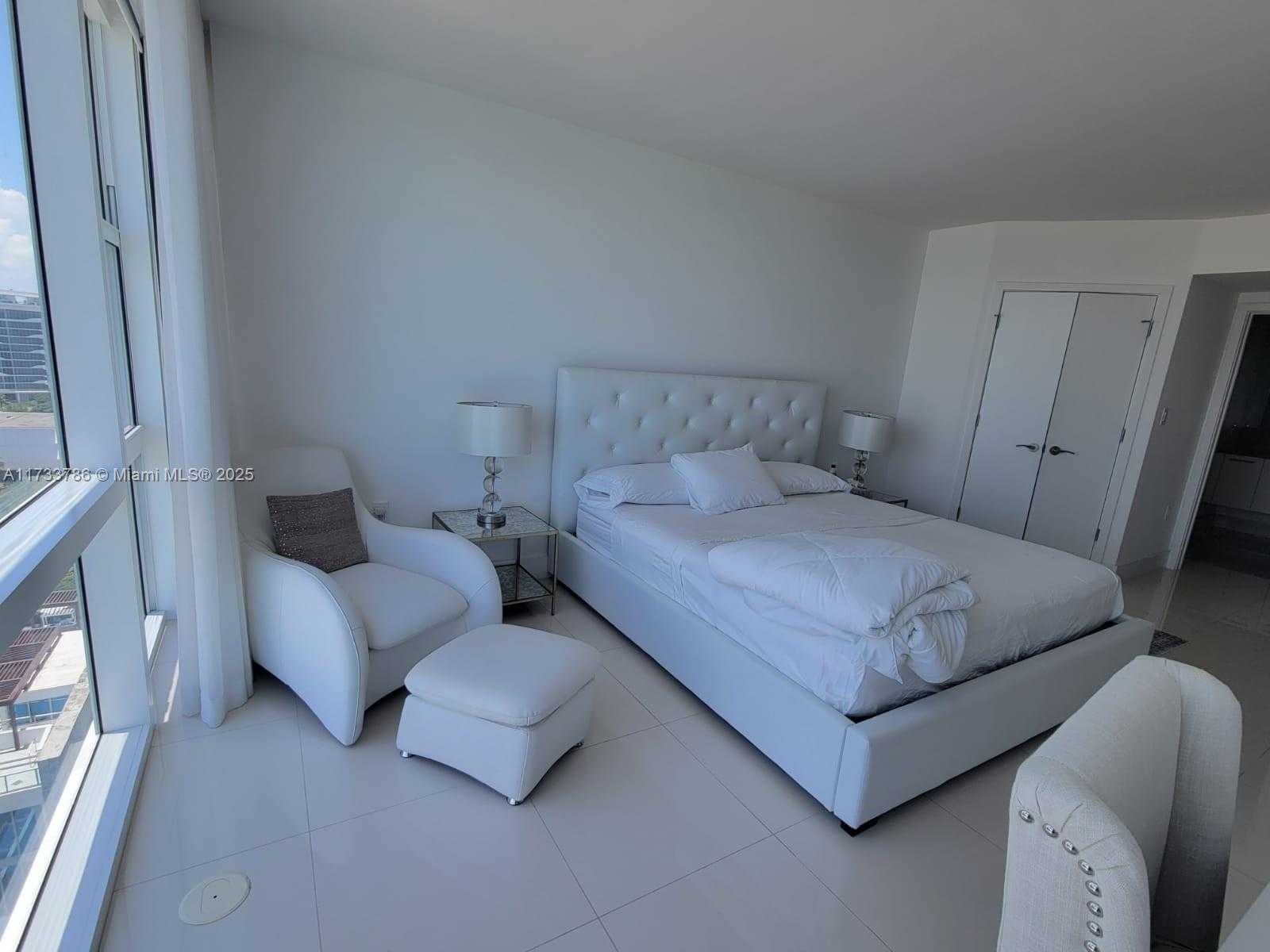 Small Image of 6801 COLLINS AVE #LPH06 Doorlph14, Miami Beach Number 4