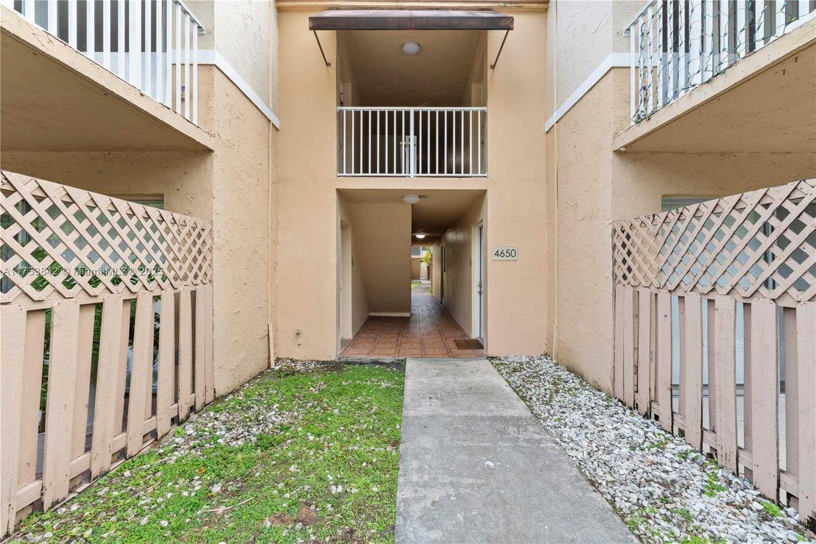 Small Image of 4650 NORTH WEST 79TH AVE #2H, Doral Number 18