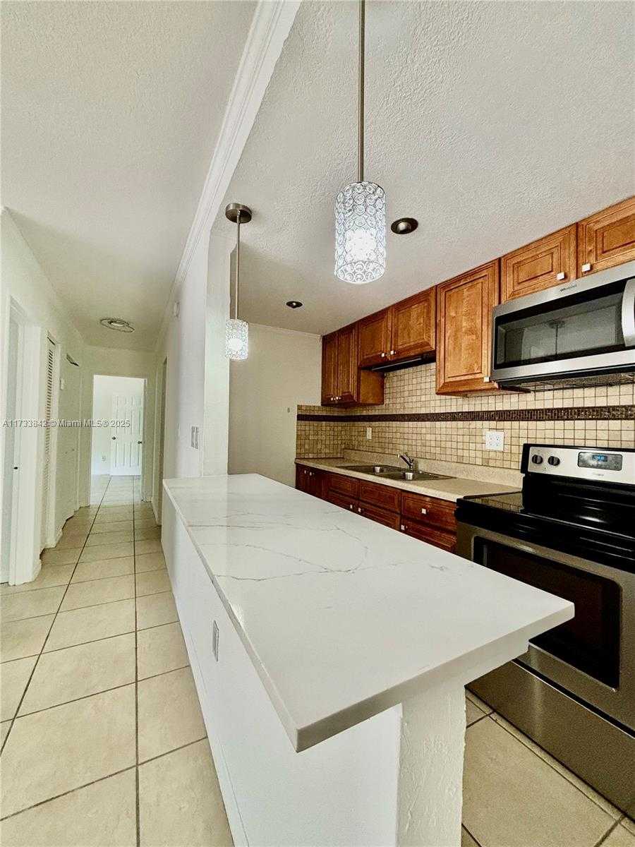 Small Image of 4650 NORTH WEST 79TH AVE #2H, Doral Number 3