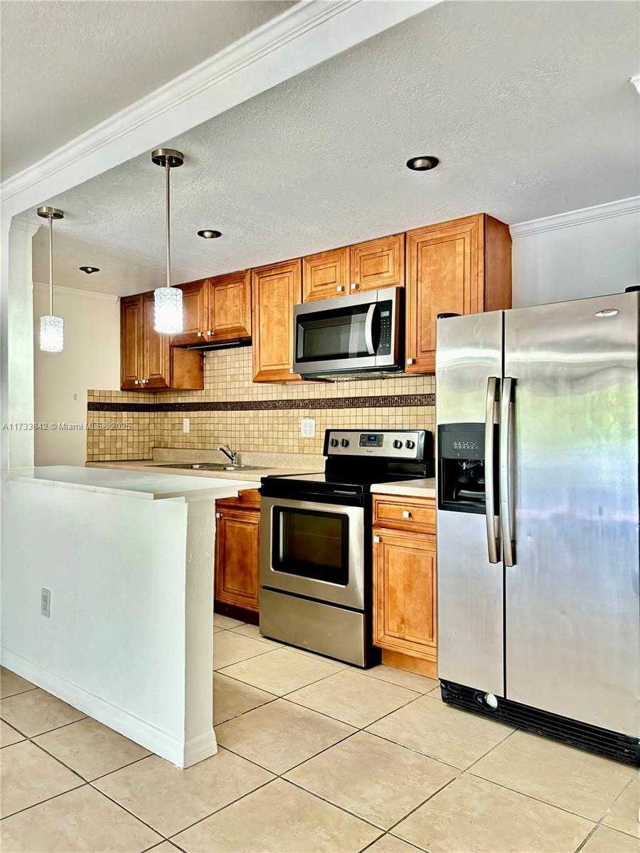 Small Image of 4650 NORTH WEST 79TH AVE #2H, Doral Number 5