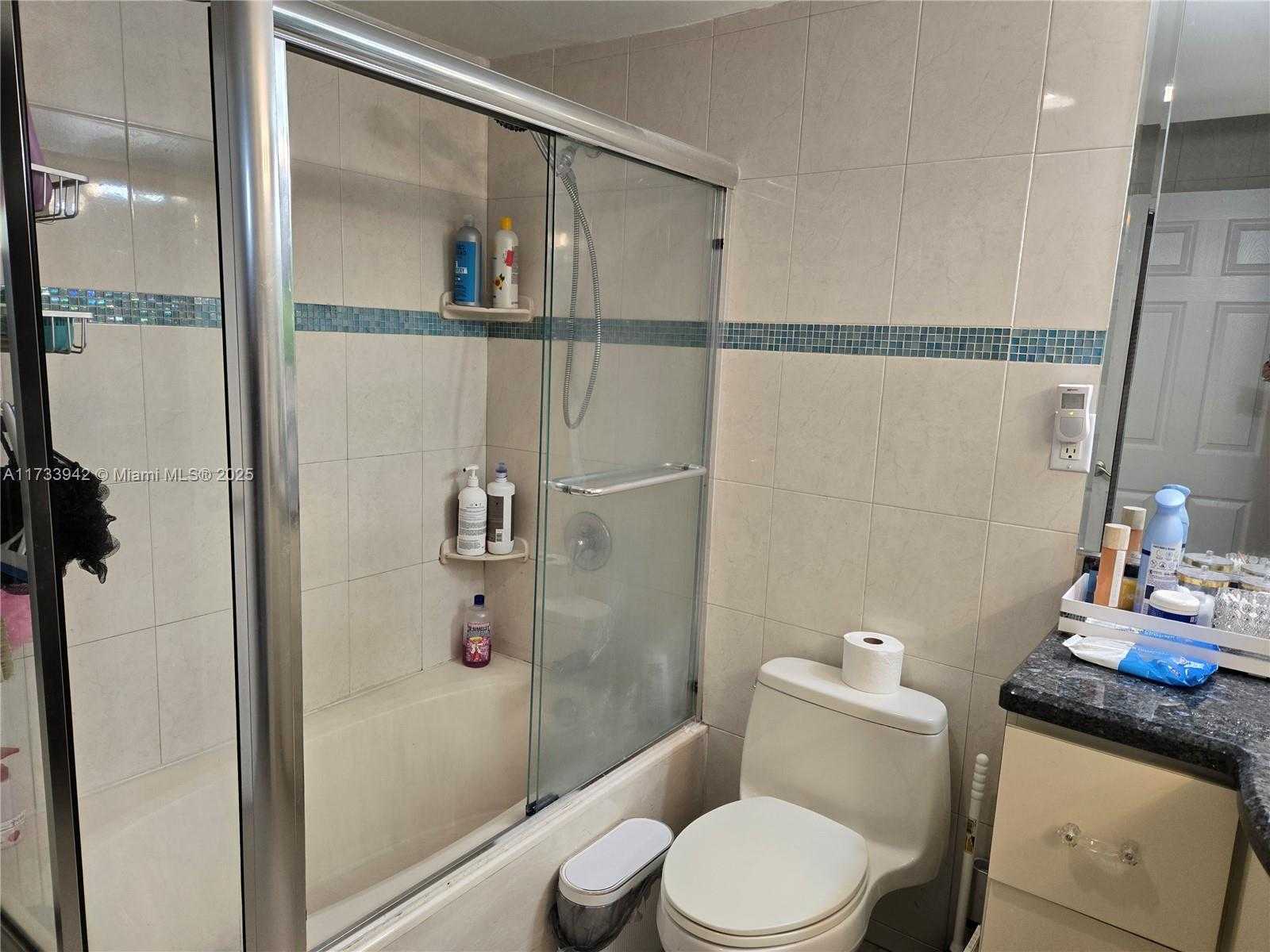 Small Image of 19390 Collins Ave, Sunny Isles Beach, FL 33160, USA Number 11
