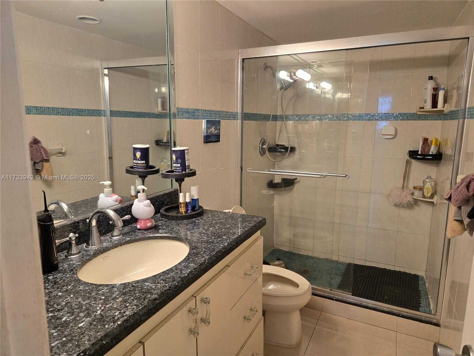 Small Image of 19390 Collins Ave, Sunny Isles Beach, FL 33160, USA Number 13