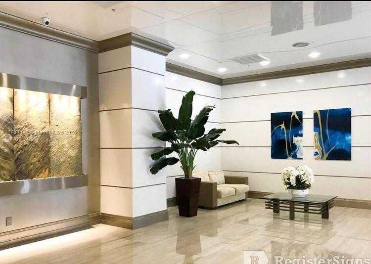 Small Image of 19390 Collins Ave, Sunny Isles Beach, FL 33160, USA Number 19