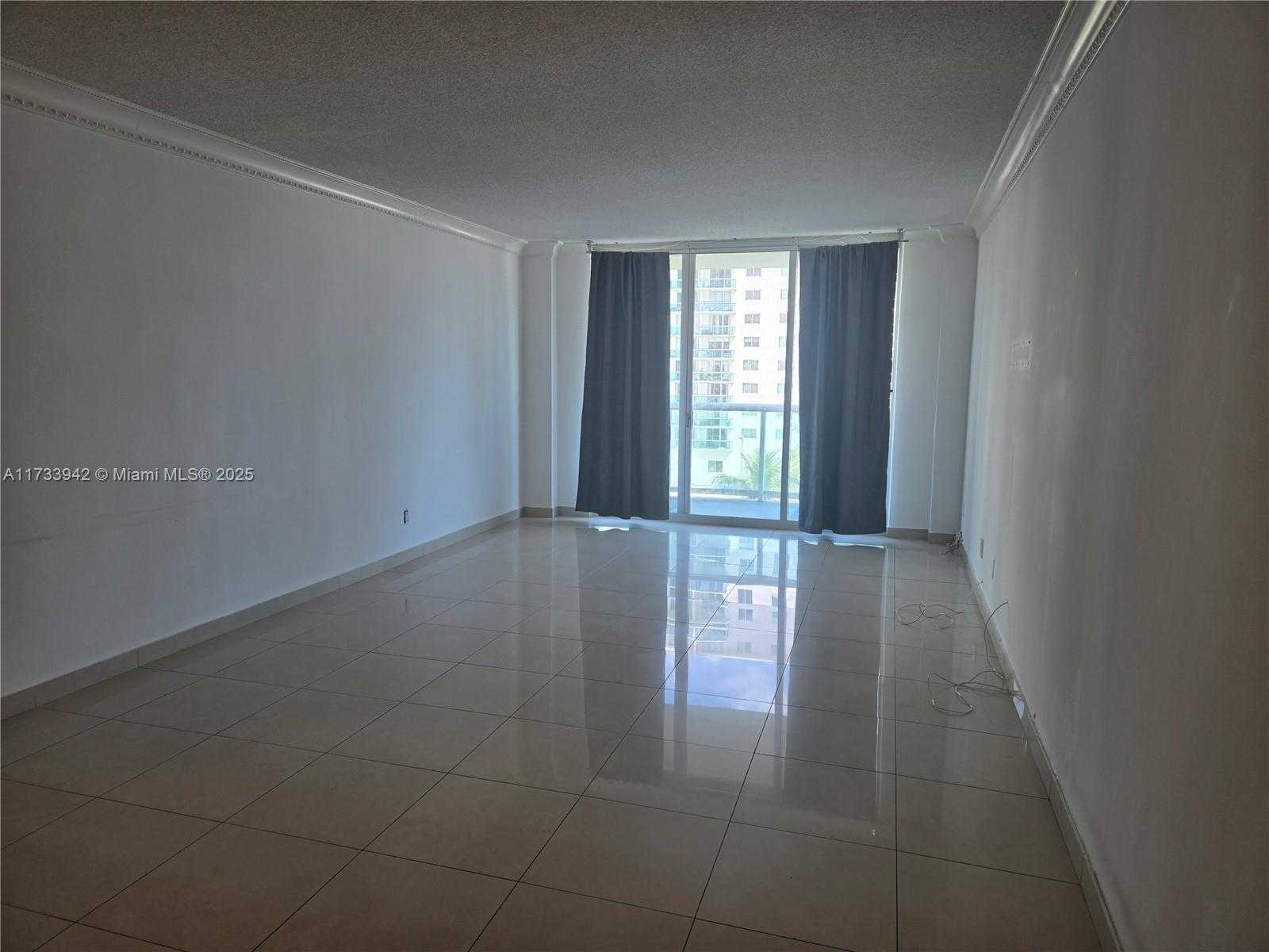 Small Image of 19390 Collins Ave, Sunny Isles Beach, FL 33160, USA Number 7