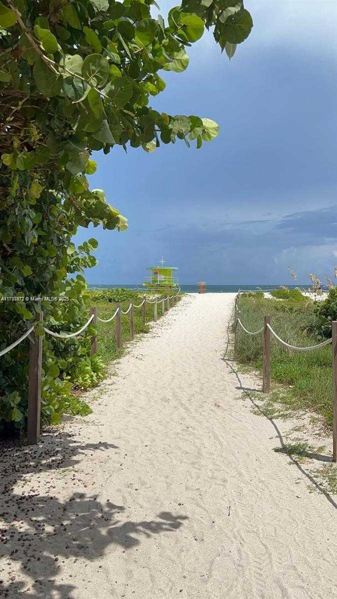 Small Image of 5700 COLLINS #5B, Miami Beach Number 16
