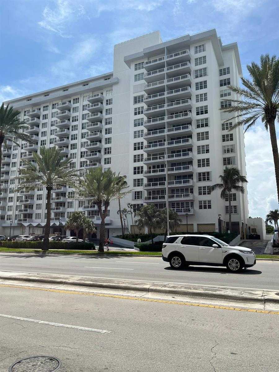 Small Image of 5700 COLLINS #5B, Miami Beach Number 18