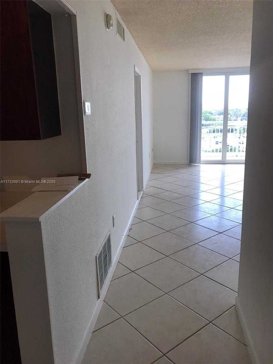 Small Image of 1251 NORTH EAST 108TH ST #805, Miami Number 4