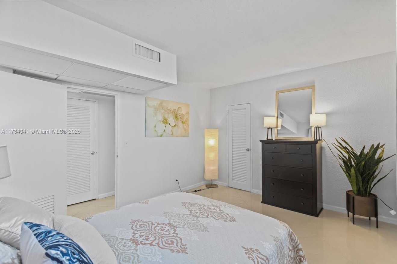 Small Image of 3801 SOUTH OCEAN DR #10Q, Hollywood Number 18