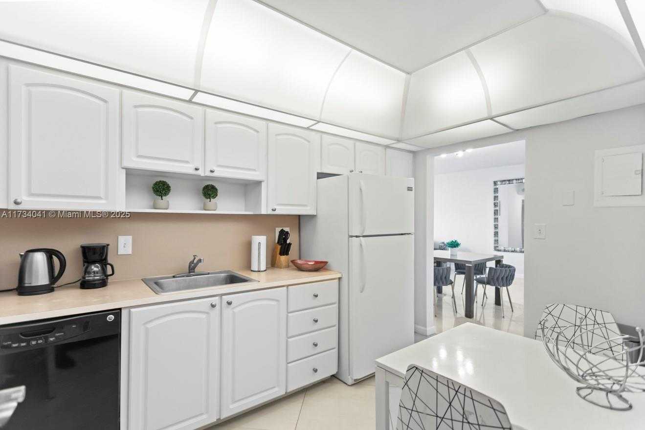 Small Image of 3801 SOUTH OCEAN DR #10Q, Hollywood Number 22