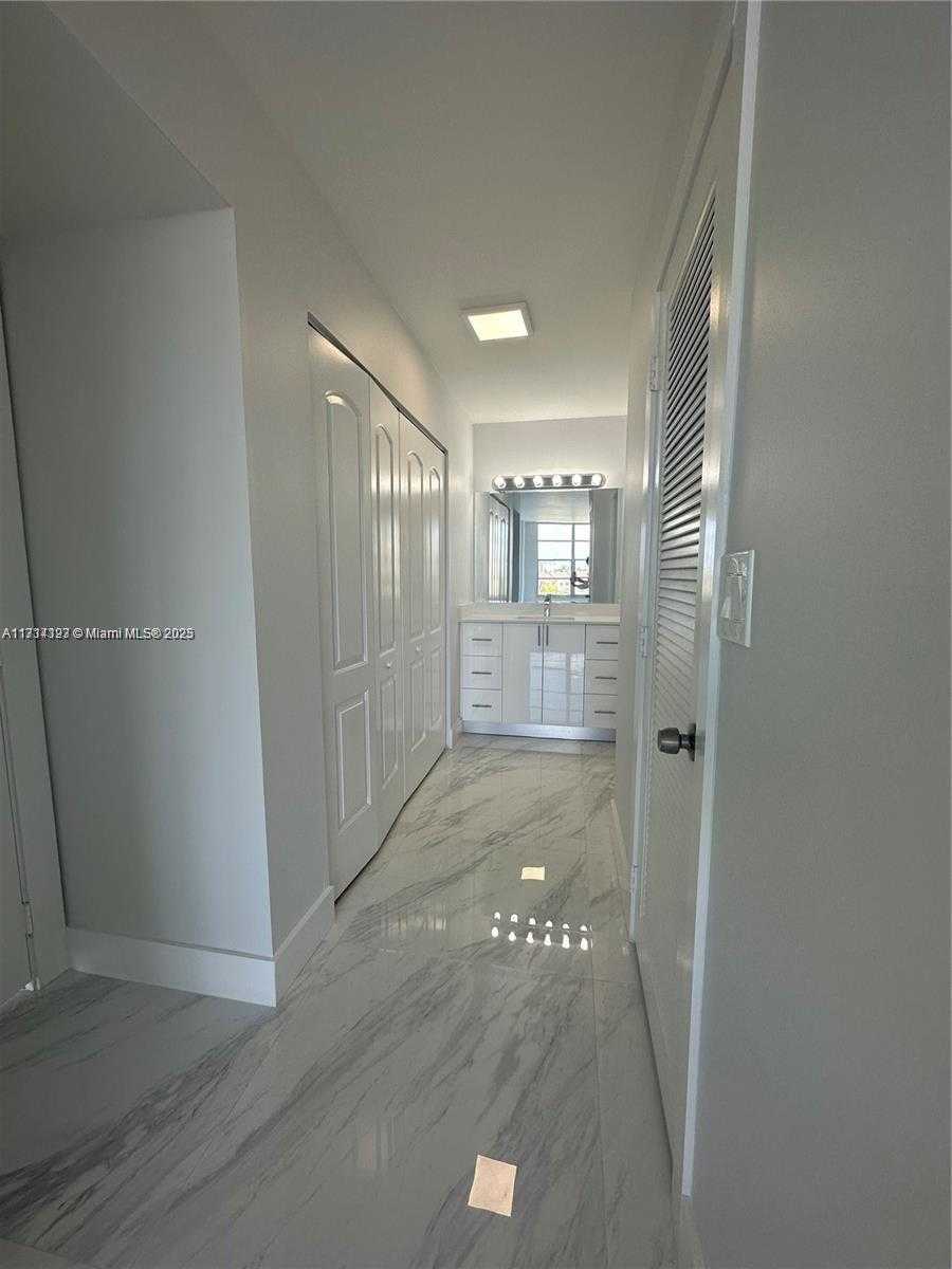 Small Image of 3800 SOUTH OCEAN DR #411, Hollywood Number 20