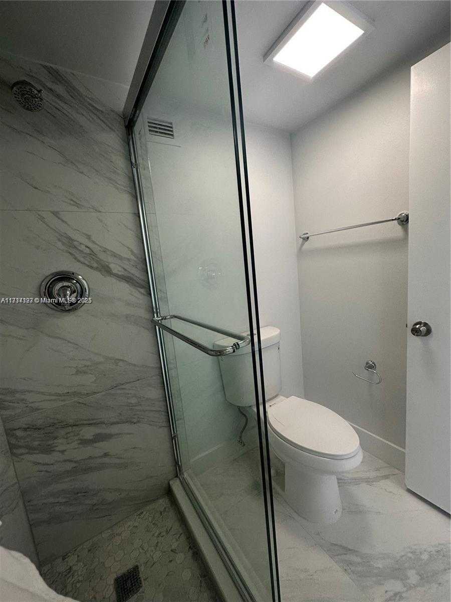 Small Image of 3800 SOUTH OCEAN DR #411, Hollywood Number 22