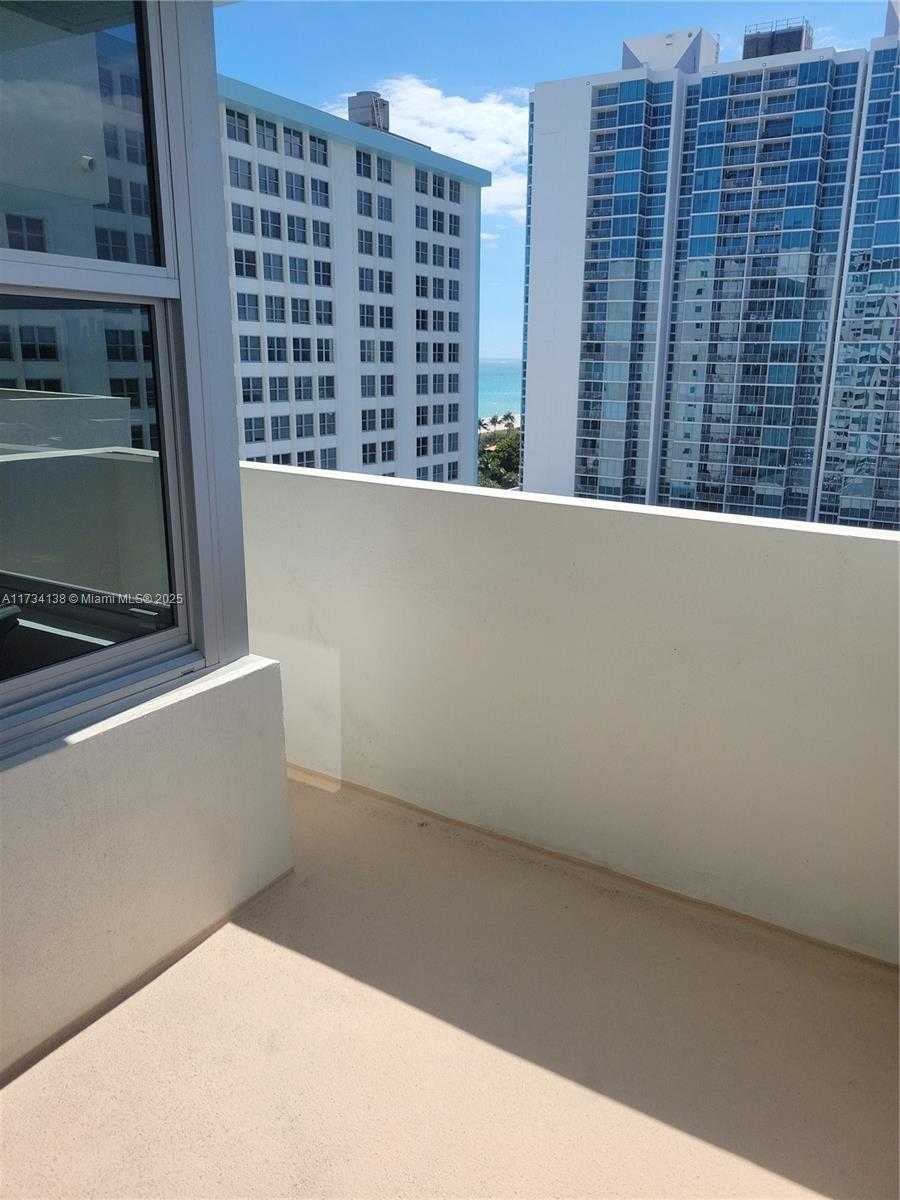 Small Image of 2899 COLLINS #1114, Miami Beach Number 2