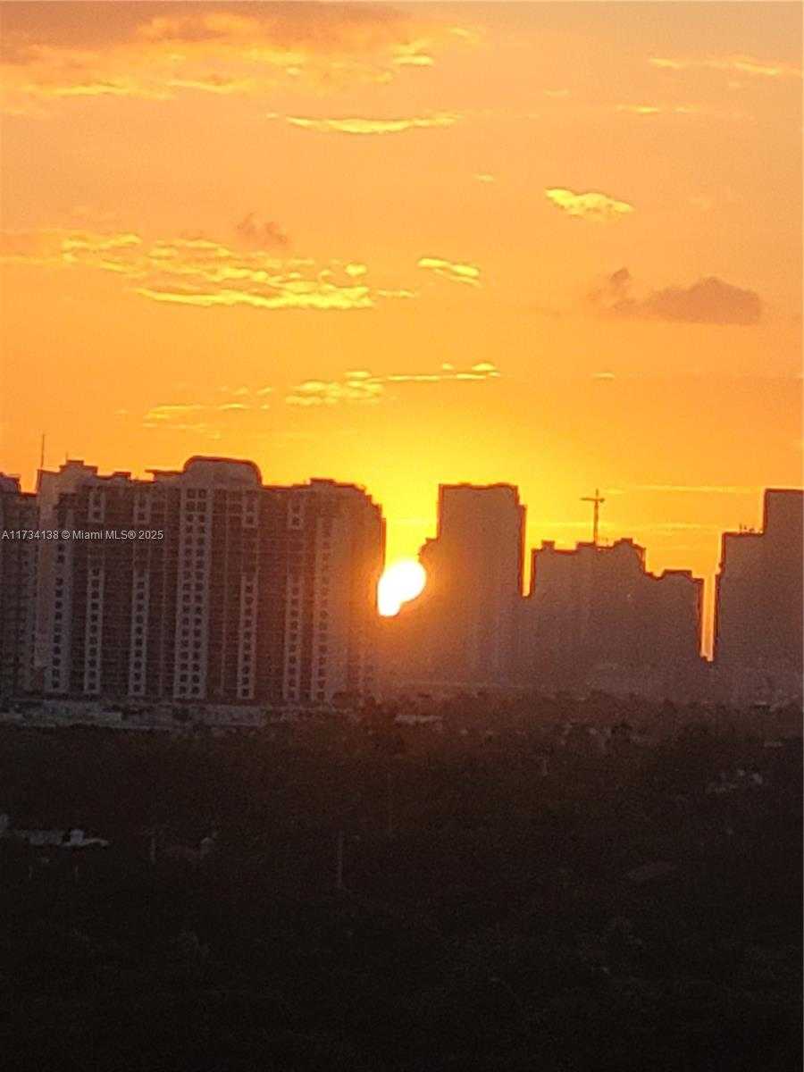 Small Image of 2899 COLLINS #1114, Miami Beach Number 20