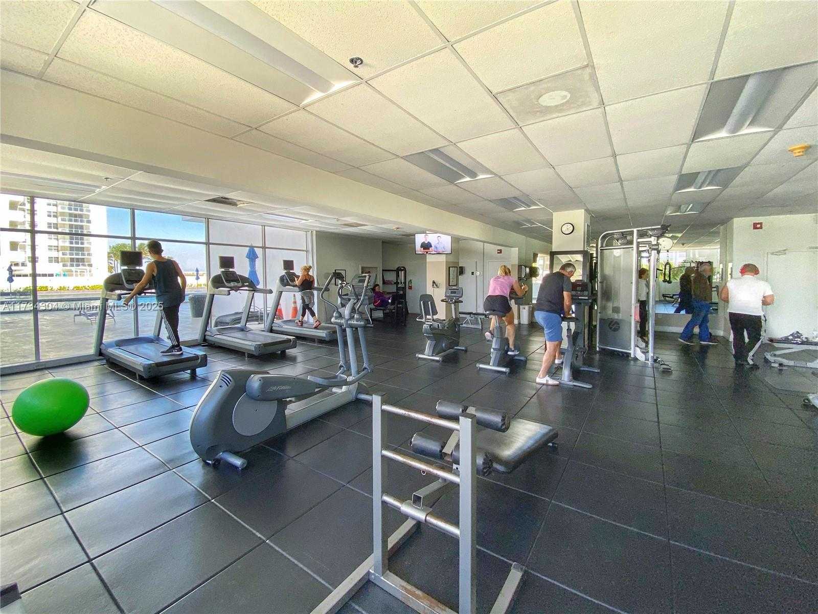 Small Image of 5601 COLLINS AVE #1423, Miami Beach Number 10