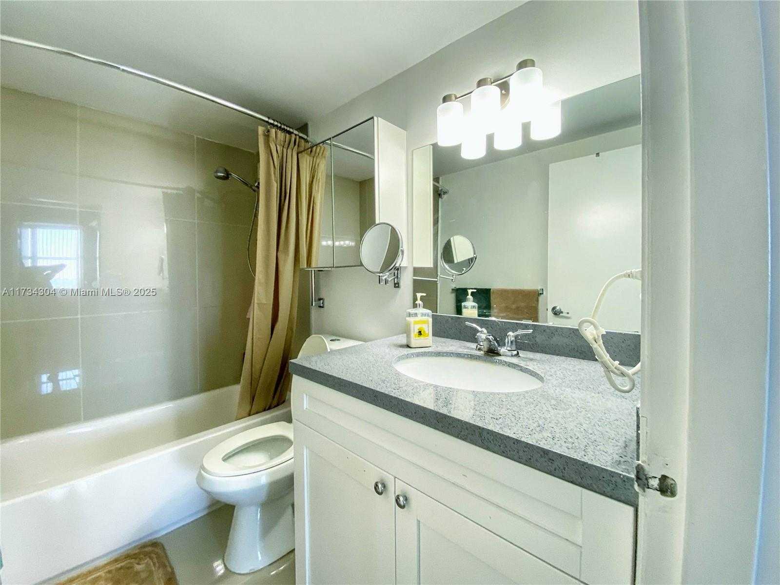 Small Image of 5601 COLLINS AVE #1423, Miami Beach Number 5