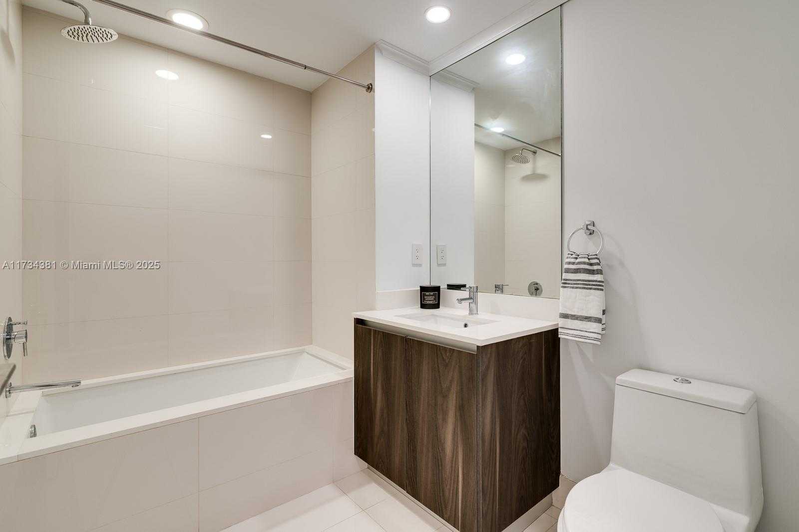 Small Image of 3131 NORTH EAST 7TH AVE #3804, Miami Number 26