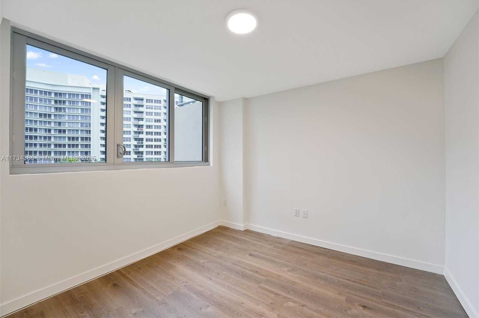 Small Image of 1500 BAY RD #N-1019, Miami Beach Number 12