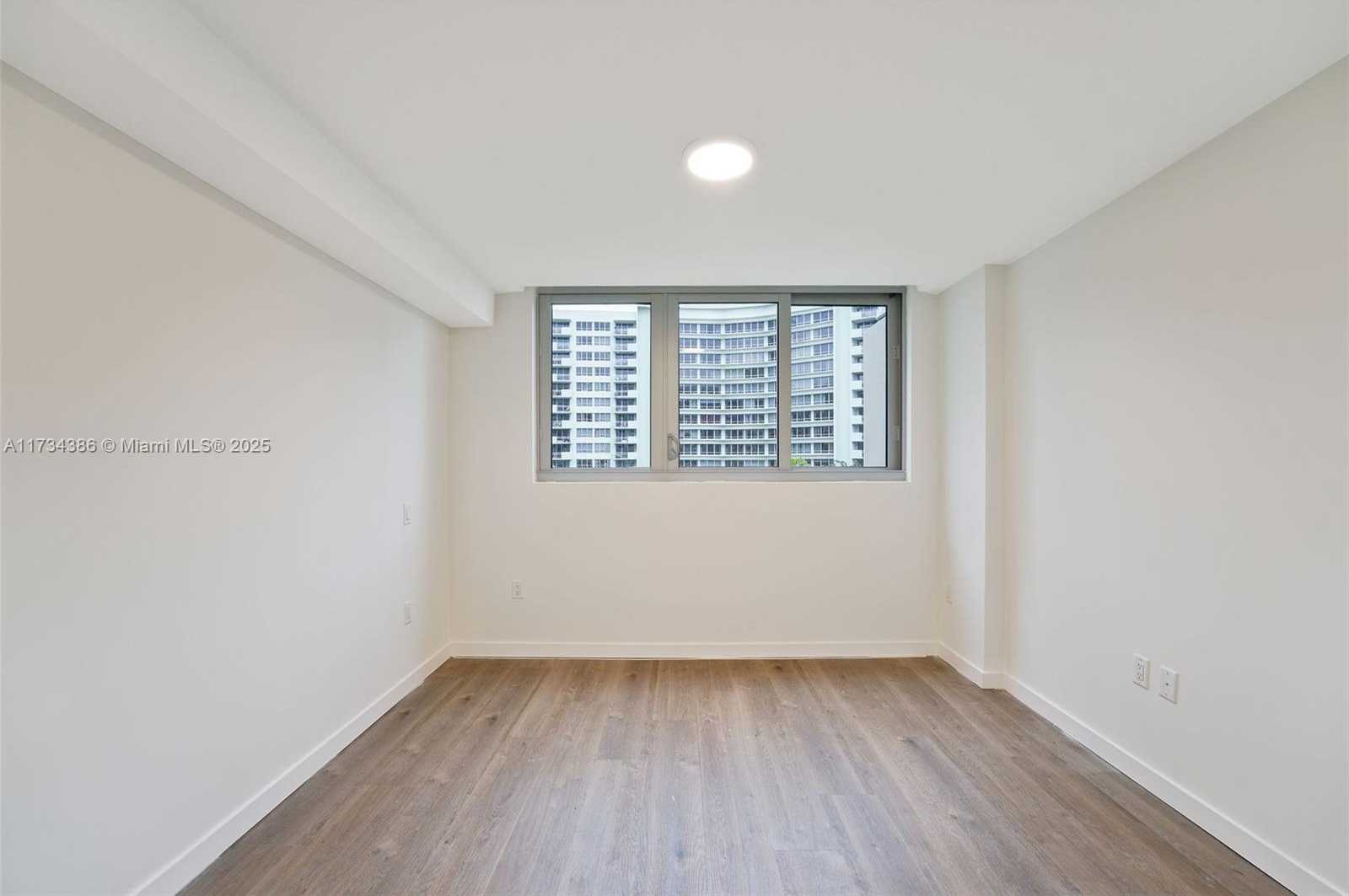 Small Image of 1500 BAY RD #N-1019, Miami Beach Number 13