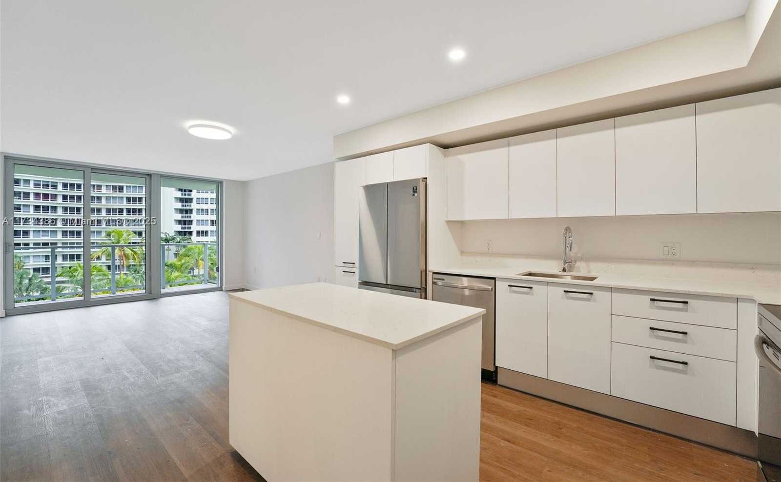 Small Image of 1500 BAY RD #N-1019, Miami Beach Number 2