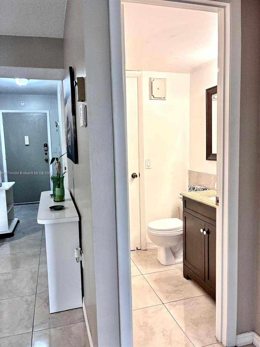 Small Image of 201 178TH DR #331, Sunny Isles Beach Number 16